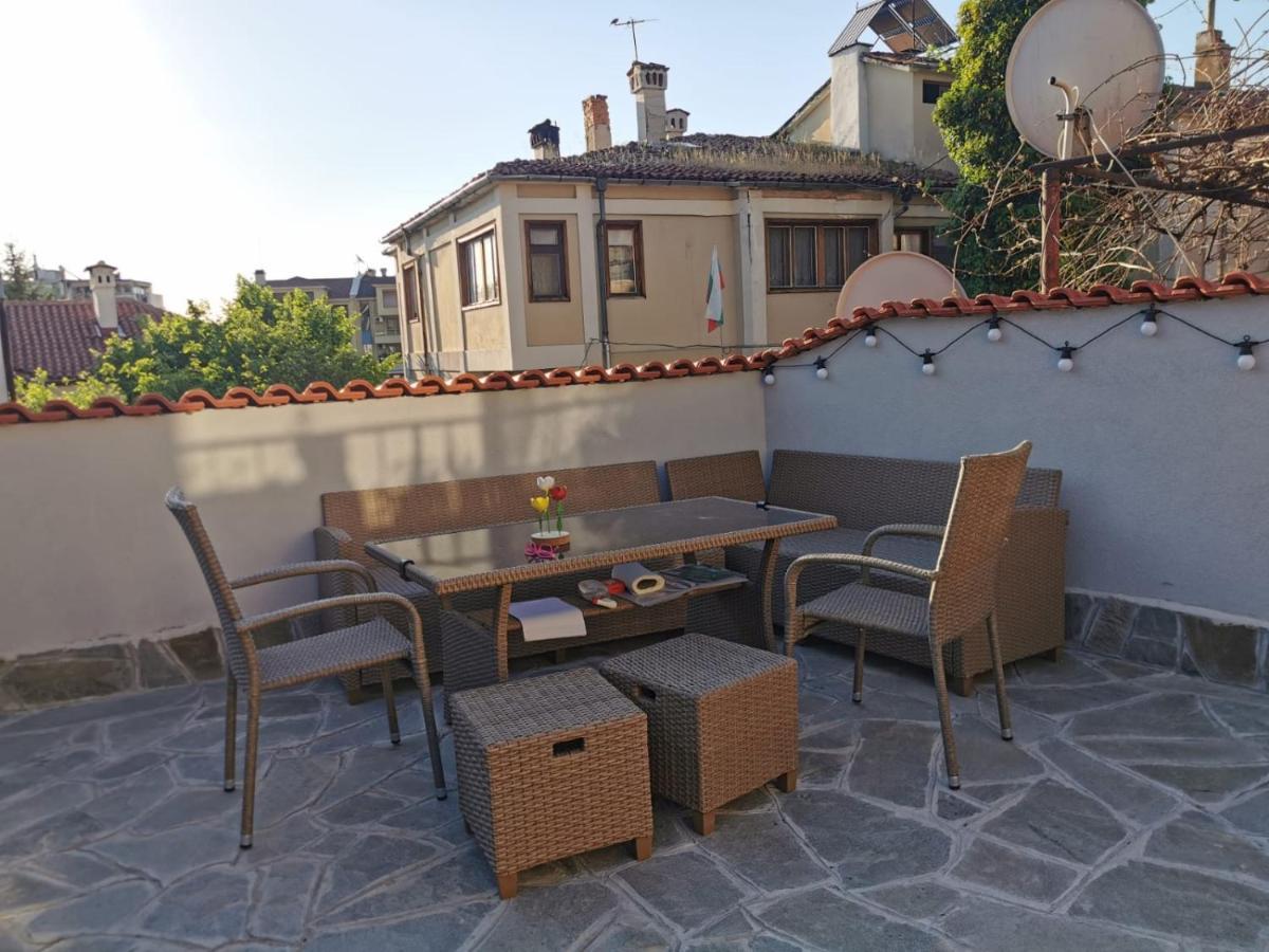 Old Town Plovdiv House: Traditional Guesthouse in Historic District Exterior photo